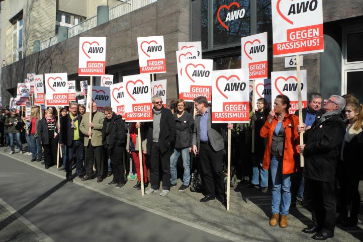 AWO gegen Rassismus 2015, Mitarbeiter protestieren gegen Rassismus