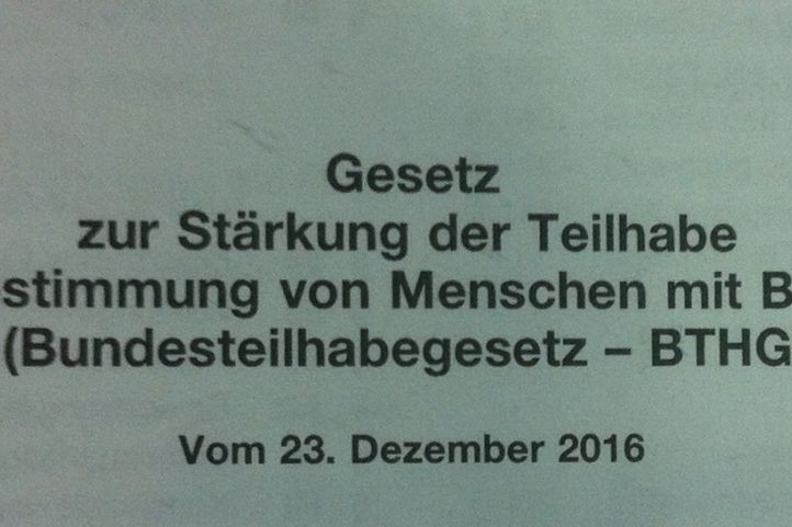 Auf diesem Bild ist das "Gesetz zur Stärkung der Teilhabe und Selbstbestimmung von Menschen mit Behinderungen" abgebildet