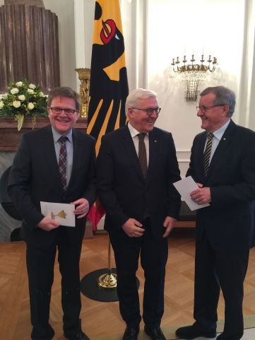 Wolfgang Stadler, Frank-Walter Steinmeier und Wilhelm Schmidt im Gespräch