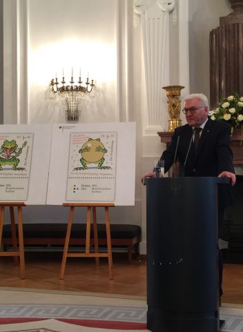 Bundespräsident Steinmeier spricht über die Wohlfahrtsmarken