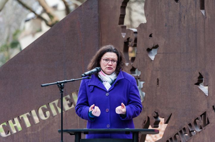 Nahles am Marie-Juchacz-Denkmal